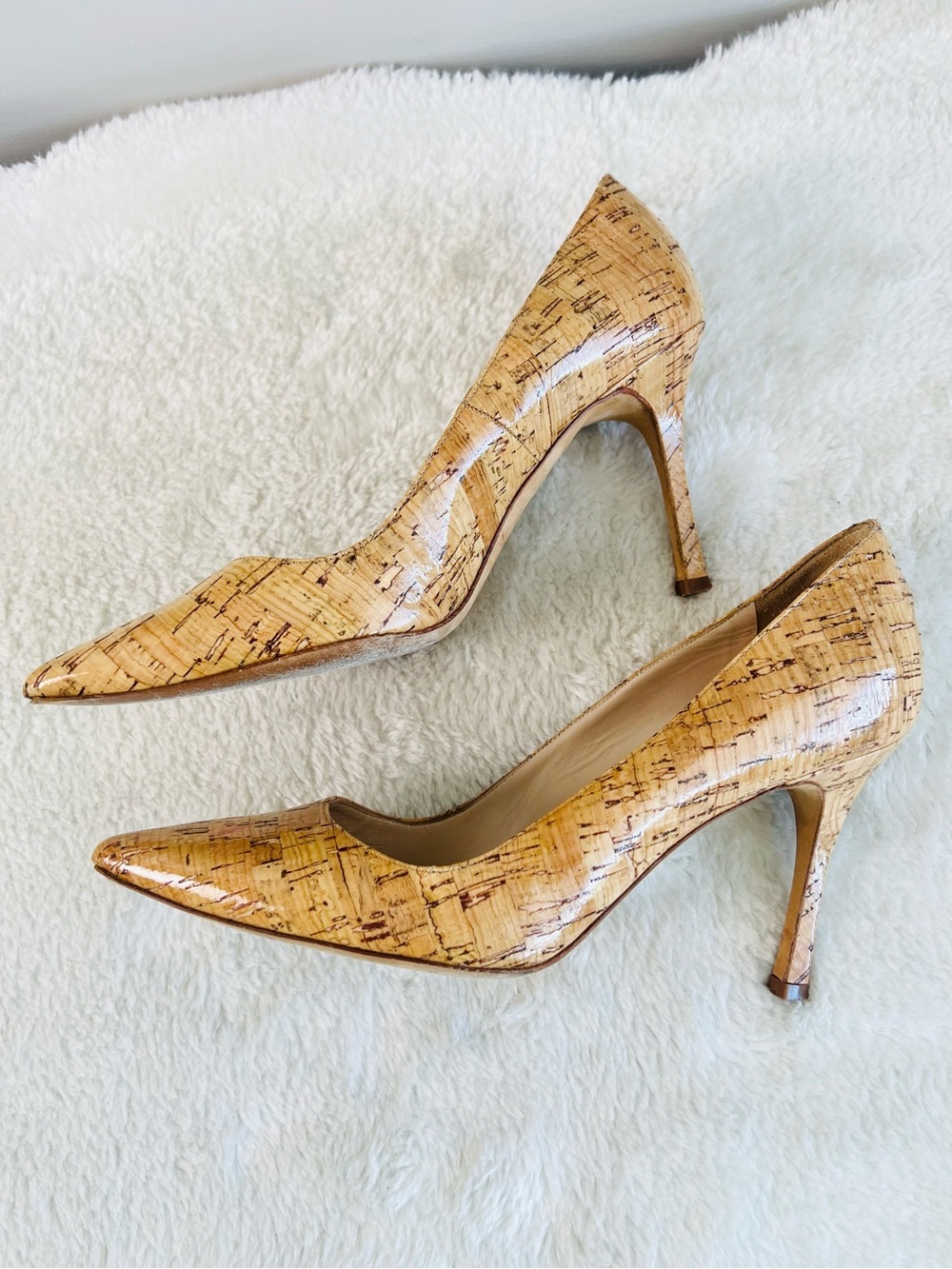 Manolo Blahnik Yellow Cork Patent Pointed Toe Pumps - Picture 6 of 10